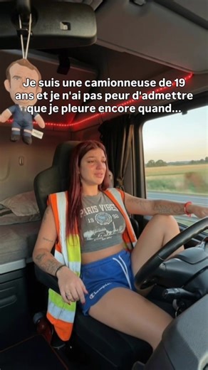 Quand mon ex m’a trompée, il m’a dit que la raison était “simple”. Selon lui, ce métier m’avait changée. Que je n’étais plus assez douce. Que je sentais le travail, la route, la fatigue. J’ai fait semblant d’en rire sur le moment. Mais plus tard, seule au coucher du soleil, sur la route, j’ai craqué. Je fais de longues journées. Je vis avec la poussière, le gasoil, les kilomètres, et le silence de certaines fins de service. Et oui, parfois, je me demande si cette vie me rend plus difficile à aim