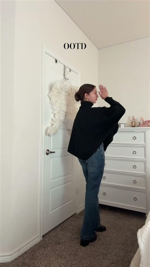 I love ponchos ❄️ #ootdguide #winterfashion #fashiontrends