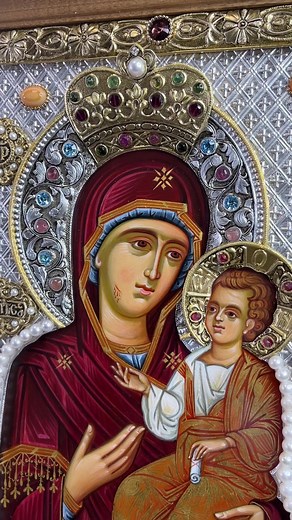St. Elisabeth Convent makes Orthodox icons. The catalog of St. Elisabeth Convent contains over 1,000 icons painted in accordance with Byzantine, Russian, and Greek styles. These icons span across many trends, styles, and years. You can order an icon painted with tempera or acrylic paints from our icon painting studio. We also offer icons in oklad, embroidered with pearls, jacinth, amethyst, carneol. Our crushed stone workshop uses a unique state-of-the-art technology to make icons from powdered 