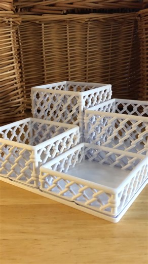 Chain Link Gridfinity Bins (2x2) These “chain link” bins are compatible with the #Gridfinity modular storage system designed by Zack Freedman Prints without supports. Add magnets to bottom to increase stability. See Linktree in bio for free stl files on @thangs3d . See previous post for 1x1 and 1x2 unit bins. Designed with @onshapeptc , printed with @esun3d White PLA on my @lulzbot3d TAZ Pro. #3dprinting #3dprint