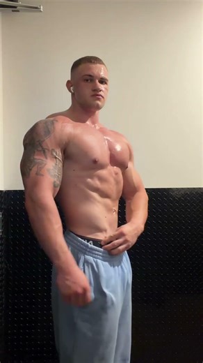 From Model to Muscle – Young Boy Showing Off His Shredded Bodies -harderlifts #aesthetic #fitness