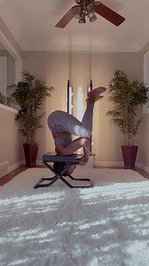 When you allow yourself the time to practice yoga, you’re giving yourself space to disconnect from the world around you, and reconnect with yourself. 🧘🏾‍♀️❤️🌺 | Fitness by Julie