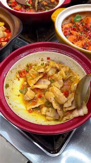 Just now8 kindsSpecialty Sichuan-style casserole dishes, very popular among young people, catering