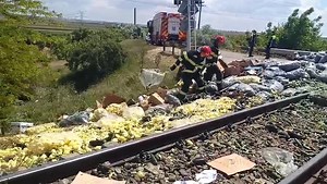 Accident feroviar in apropiere de Marasesti. Un sofer este in stop cardiorespirator https://telem.ro/accident-feroviar-in-apropiere-de-marasesti-un-sofer-este-in-stop-cardiorespirator/ | Tele M Iasi