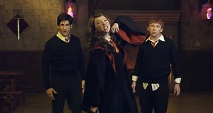 Princess Rap Battle : Katniss V.S Hermione avec Molly Quinn