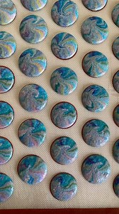 504K views · 3.2K reactions | Hey, batter batter  This tie-dye batter turns into perfect swirly macarons! (: Love & Frosting Co.) | Food Network | Facebook