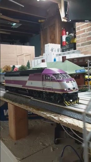 True Line Trains HO-Scale MBTA MP36PH-3C Test