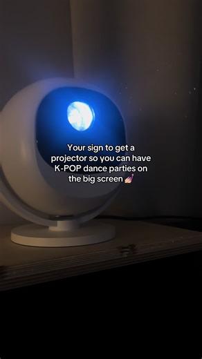 K-POP dance parties? Yes please 💅🏼 #projector #movieprojector
