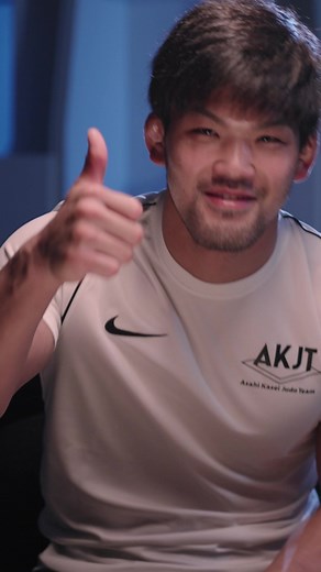 👀 Imagine volunteering and Ono turns up during set up! Get your JUDOTV.COM premium now! #JudoWorlds #Judo #Qatar #Doha #Sport #OlympicQualifiers