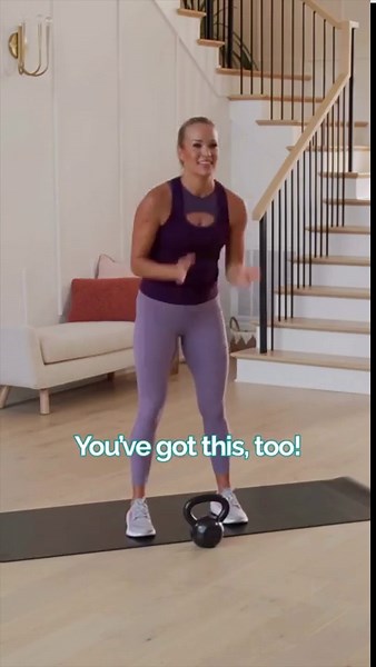 Carrie Underwood looks unreal as she continues body transformation in new home workout