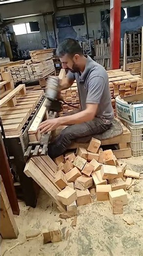 Japan 🇯🇵 's nail-making machine || #short #shortvideo #youtubeshort #shorts