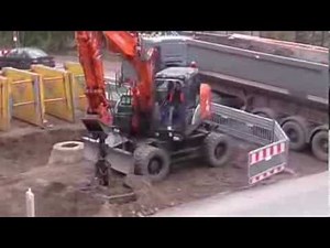 Bagger beim Straßenbau