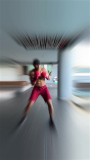 If you box you should know an answer to this! What’s the best way to defend yourself in boxing? 🥊 #boxing #mma #fitness #boxingcoach #boxingtips | plantbasedboxer