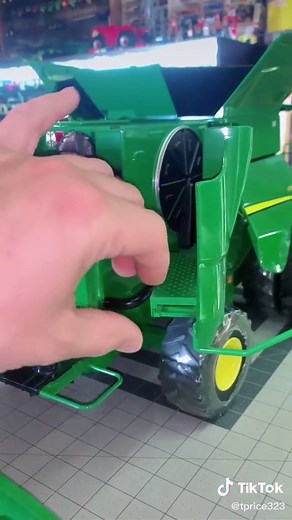 John Deere S780 Farm Toy Unboxing & Review