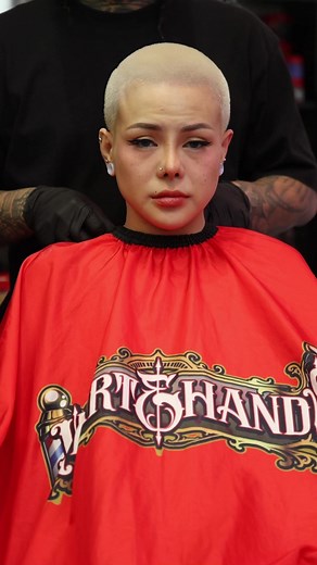 Buzz cut with girl freestyle @heartandhandsofficial #Buzzcut #buzzgirl #crazyhair #shortgirl #colorhair #cutit #shortgirldontcare #hairstyle #tattoohair #vietnam #colorarthair #barberconect #barberlife #vietnambarber