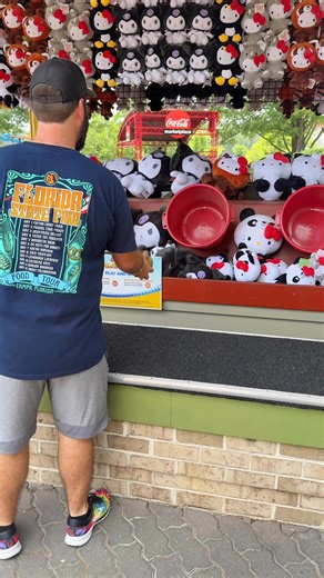 Two in for a big prize, and one in still isn’t that bad! #tubtoss #carnivalgames #winnereverytime | Winner Every Time