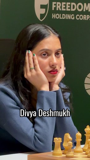 A brilliant double clearance sacrifice 👀 Zachary Saine breaks down a stunning tactical moment from the game between Divya Deshmukh 🇮🇳 and Zhu Jiner 🇨🇳 at the FIDE Women's Candidates Tournament 🔥 Full breakdown on YouTube 🎥 https://youtu.be/6W8_5miwvcE #FIDECandidates #FIDEWomensCandidates #FIDE #Chess