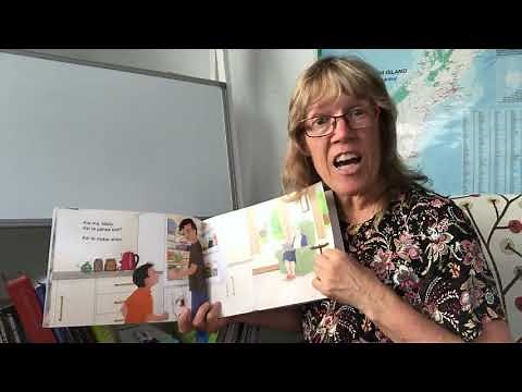 Pronouncing Kia Ora from our Te Reo Singalong book - Sharon Holt