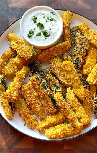 Crispy Baked Zucchini Fries with Garlic-Parmesan Dip