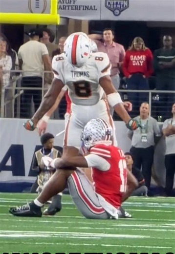 HE’S TELLING YOU. BEWARE OF KOBE 😤🔥 Miami DB Jakobe Thomas brought the BIG HITS against Ohio State. #football #collegefootball #defense #tweaker #miamihurricanes