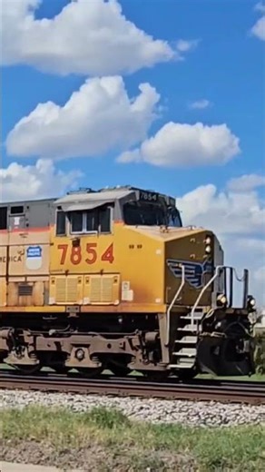 Union Pacific westbound light power move in central El Paso TX 10/04/25