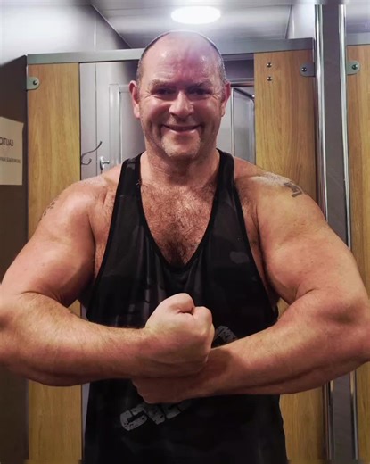 Day 1 of prep for my 1st over 50s comp Scotlands Strongest Master 💪 1st time deadlifting proper since hurting back back in comp end of summer 2025 was slow and stiff but got targets met alot of accessories done ✔️ and needed going forward job done ✔️ @Cerberus Strength use my code GRANDADPOWER for discount on the best kit out there #oldmanstrength #grandadpower #keepmovingforward #strongman #masters