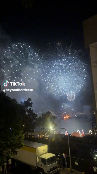 “✨ Sydney’s iconic fireworks light up the sky! 🌃 From the Harbour Bridge to the Opera House, experience the magic of one of the most breathtaking displays in the world. 🎆🇦🇺 #SydneyFireworks # #SydneyFireworks #SydneyHarbour #OperaHouseViews #FireworksDisplay #NewYearsEveSydney #TravelAustralia #SydneyVibes #AustraliaAdventures #FireworksShow #HarbourBridgeMagic #NightSkyGoals #Sydney2024 #TravelGoals