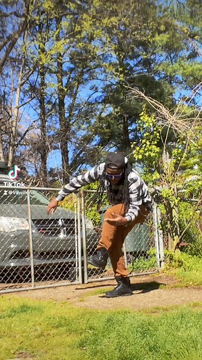 18K views · 1.2K reactions | Im back with some Dancing 珞 #dance #amazing #trending #tiktok #tik_tok #trend #love #explore #viral #goviral #viralvideo #viraltiktok #vibes #dreadhead #dreads #duet #reaction #explorepage #goviral #vibes #creativity #creative #reel #reelsviralfb #reelsvideoシ | Ira Lee | Facebook