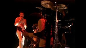 Dragon Attack’s fiery, funky fretwork was flavoured by the long nights the band spent at Munich’s downtown discotheque Sugar Shack while recording at Musicland Studios! 🐉 Watch this pulsating performance of Dragon Attack, thrillingly jammed out by the band. ⬇️ https://queen.lnk.to/TheGreatestLive 🎥 #QTGLive | Queen