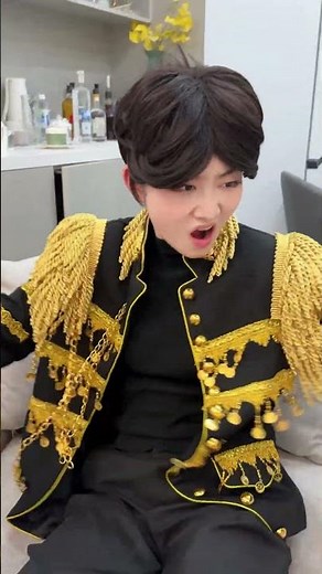 Poor princess.#kpop #rumi #golden