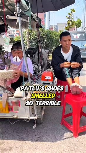 Stinky Feet Disaster! 😂🐟#tiktok #korea #newYork #engsub