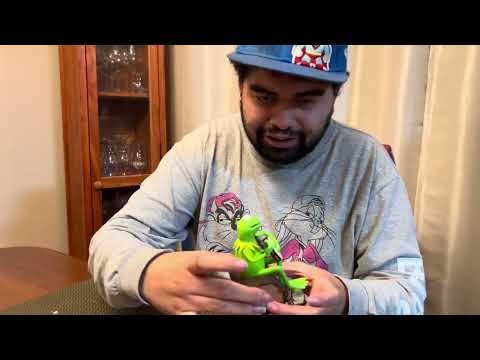 The muppets kermit, the rainbow connection ornament unboxing and review!