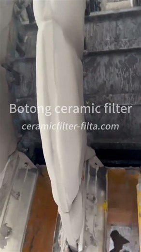 Efficient vacuum disc ceramic filter press for fluorite mine dewatering