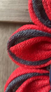 Did you catch this wreath making tutorial in Design School? If not, you’re missing out on 2,500 tutorials waiting inside the Creative Vault. Comment design school and we'll send you all of the information! | DecoExchange