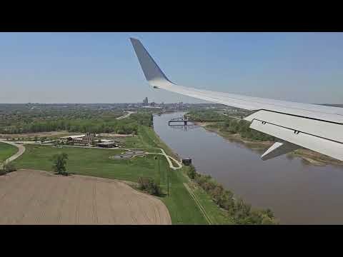 American Airlines Boeing 737-800 Landing - Omaha Eppley Airfield