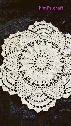 Crochet Round Tablecloth Design #trendingshorts #diy #doilycrochet #handmade #crochet #thalposh 🧶❤️🧶