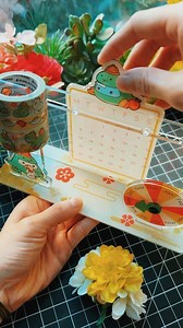 ✨ Our perpetual calendar is BACK after selling out three years ago, and I’ve added some exciting upgrades so you can use this calendar forever and ever and ever~ 🌟 Upgraded sliding components for a smooth glide and secure fit. 🌟 A handy wheel to easily track the current month. 🌟 How to use: Slide the plate to match the first of the month with the correct day of the week—so simple! Oh, and of course, the calendar wouldn’t be complete without our signature washi tower! Load your favorite washi 