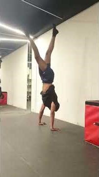 Handstand Split Attempts #calisthenics #handstandworkout