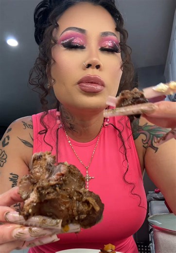 Delicious Oxtail Stew Recipe with Hair and Makeup Tips