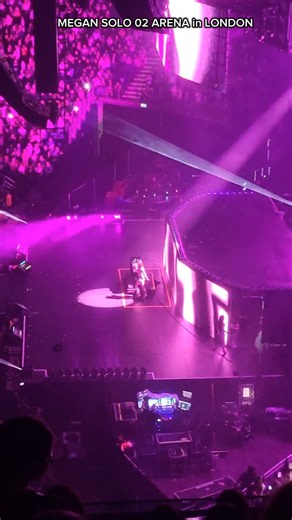 MEGAN PINKY UP SOLO 02 ARENA IN London #katseye #o2arena #katseyeperformance #talented #katseye