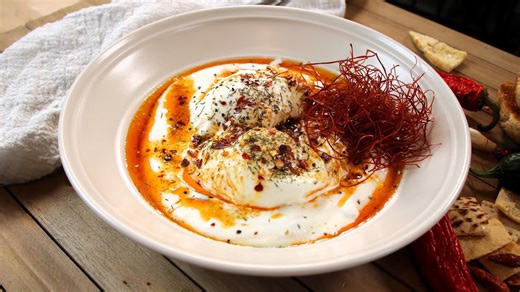 Cilbir: Turkish Poached Eggs with Yogurt and Spices
