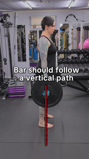 Trap bar deadlift vs. trap bar squat—what’s the difference? #strengthtraining #strongwomen