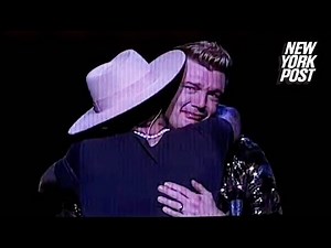 Nick Carter sobs during Aaron Carter tribute at Backstreet Boys concert | New York Post