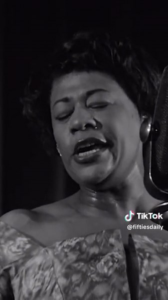 Ella Fitzgerald Live Performance of 'Just Squeeze Me' (1957)