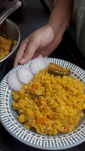 10-Minute Leftover Rice Recipe🍚😋 | #ytshorts #ricerecipe #viral #easyrecipe #cooking #food #foodie