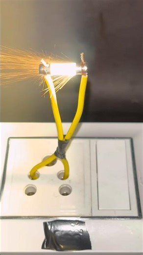 What Happens When a Fuse Fights 240V? #shorts #viral #trending #chemistry #science #physics #fyp