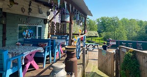 Cute little farm shop with epic breakfast, free play barn and stunning views