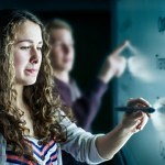 Manipuler le TBI / TNI : stylet ou doigt, que choisir ?