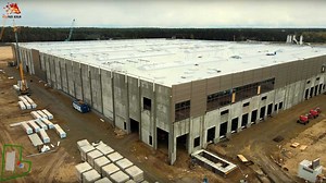 Tesla's Elon Musk Hiring '25 Guns' For Giga Berlin