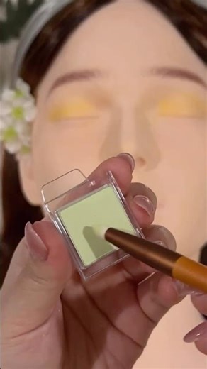 The Most Satisfying Green Makeup ASMR 💚 (Brush, Puff & Lash Sounds)